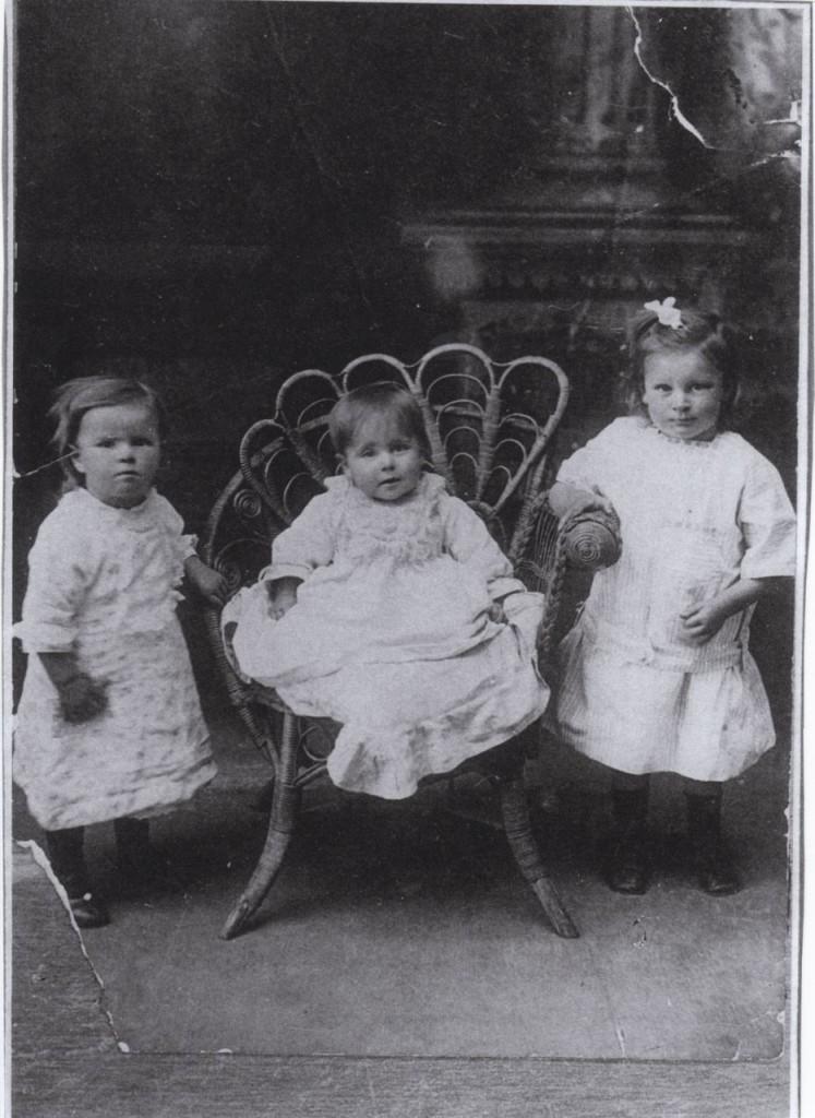 Left to right - Ilma, Jimmy and Emma. (Masterton - approach 1915).